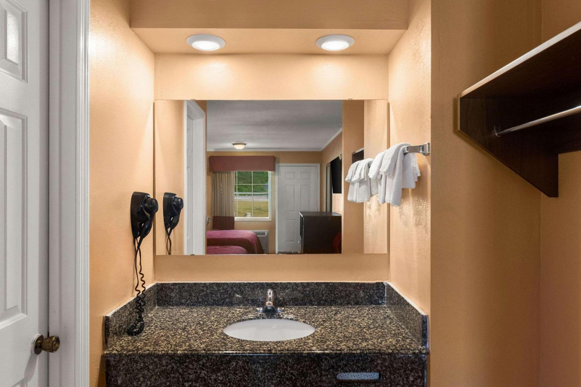 Econolodge Cornersville Esterno foto