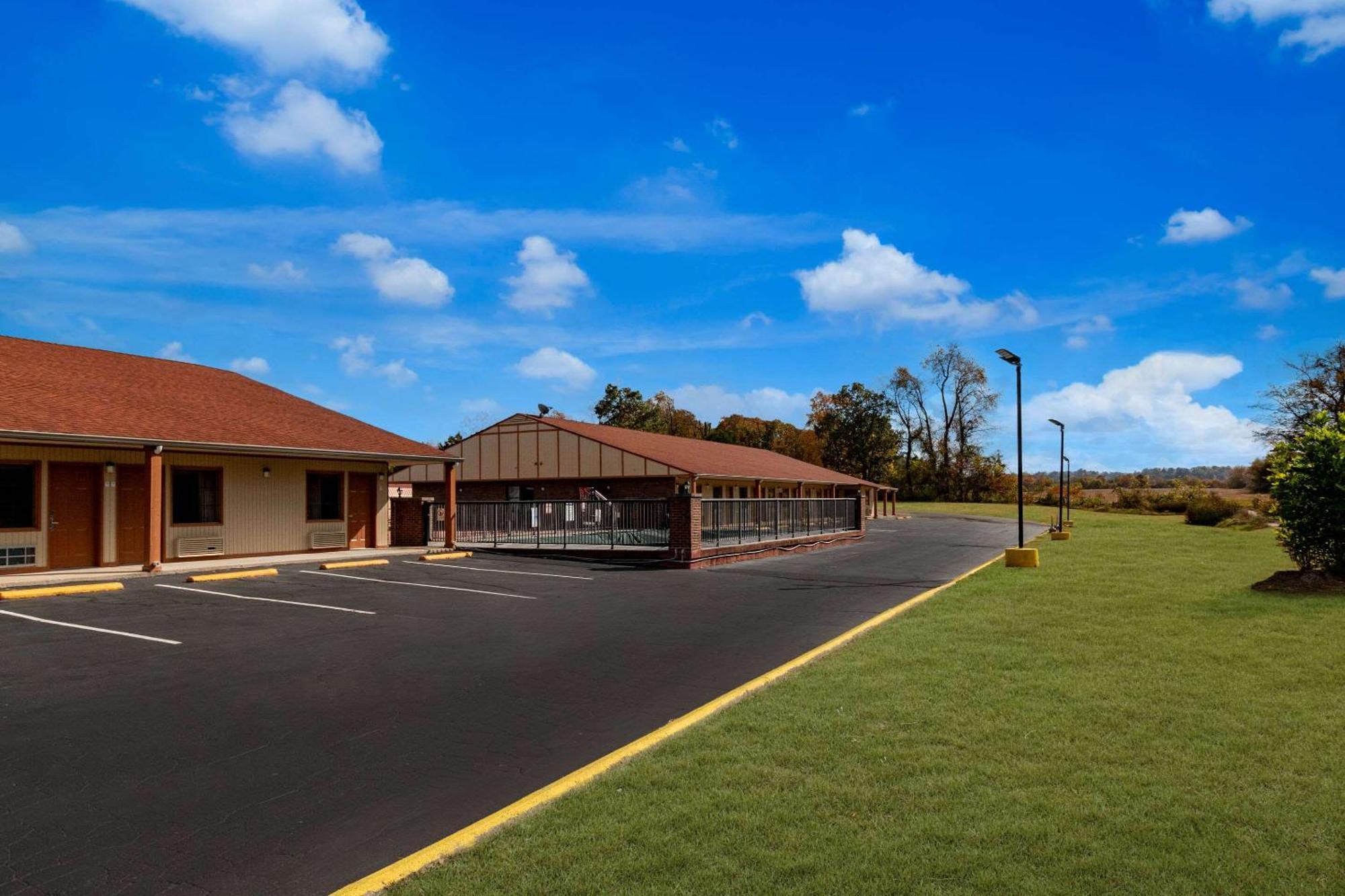 Econolodge Cornersville Esterno foto
